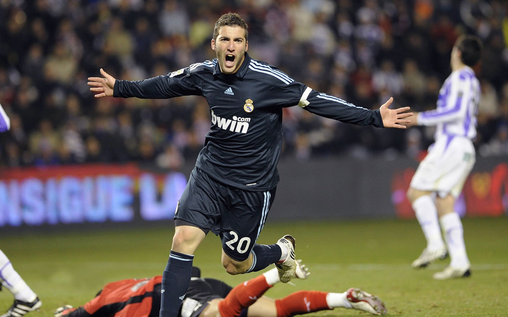 多特大胜后状态回暖欧战资格前景乐观，欧冠多特对泽尼特