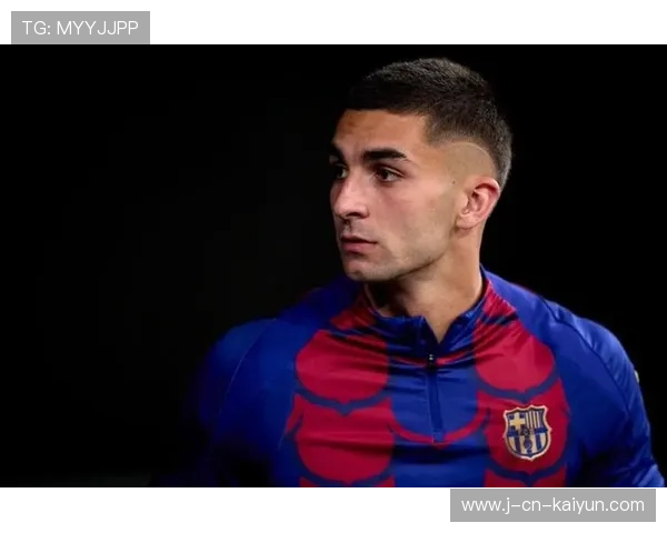 巴萨前场打出连续撞墙配合，费兰托雷斯完成关键终结